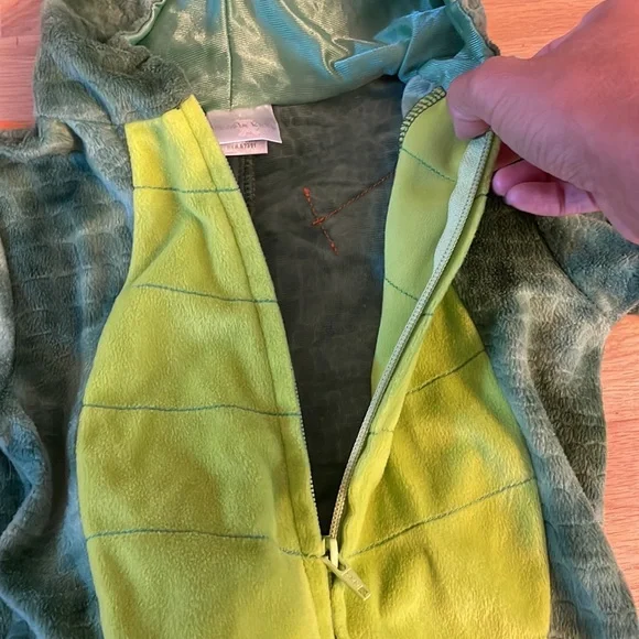 Little Kids Green Dinosaur Dragon Costume, full zip with tail, size 12 mo - Picture 7 of 11